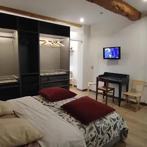 https://centro-storico-di-via-petroni.emilia-romagnahotels.net